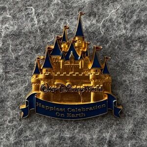 Disney Pin Trading 2005 Happiest Celebration on Earth